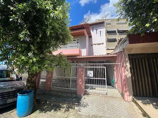 Foto 1 de Casa com 3 Quartos para venda ou aluguel, 300m² em Maria Ismenia, Colatina