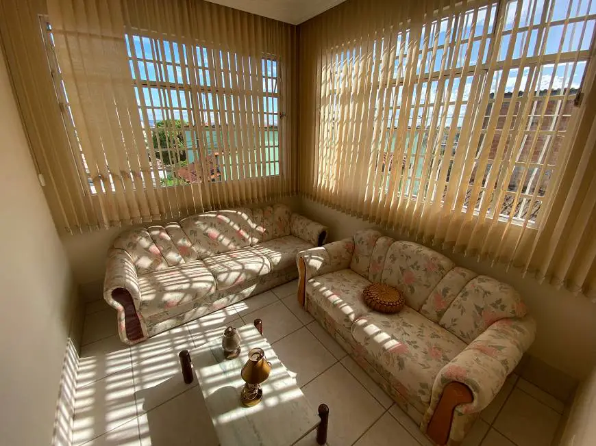 Foto 1 de Casa com 3 Quartos à venda, 358m² em Minascaixa, Belo Horizonte