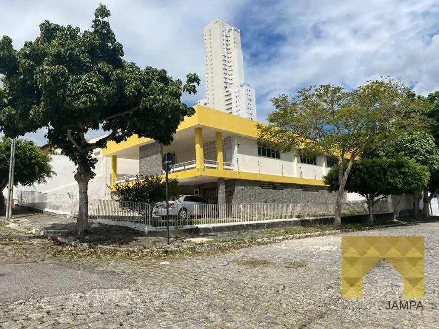 Foto 2 de Casa com 4 Quartos à venda, 500m² em Alto Branco, Campina Grande