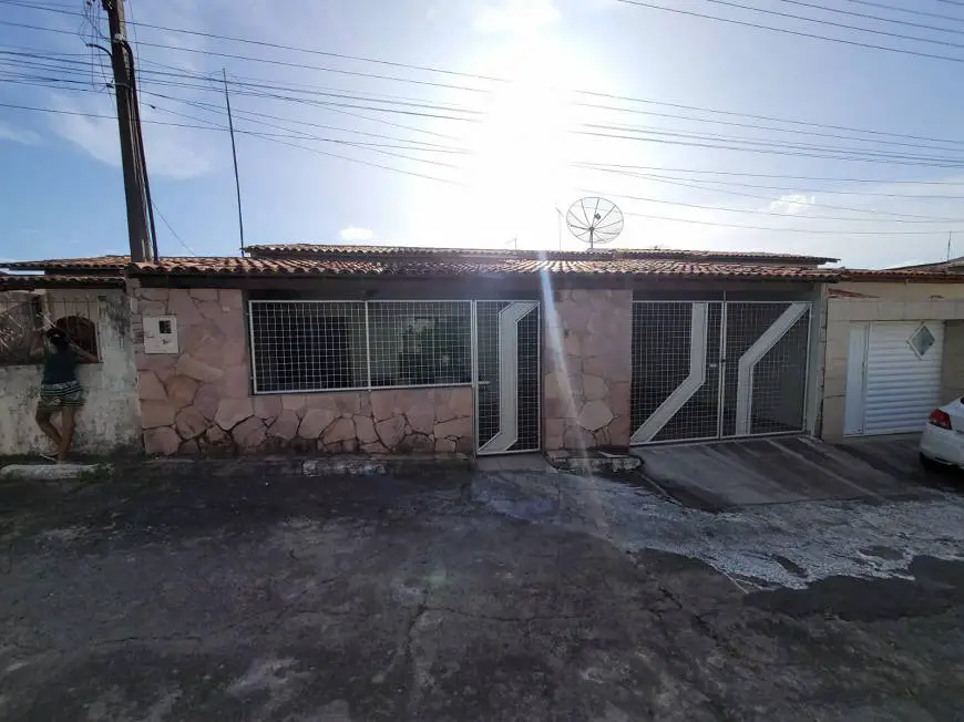 Foto 1 de Casa com 4 Quartos para alugar, 250m² em Calumbi, Feira de Santana