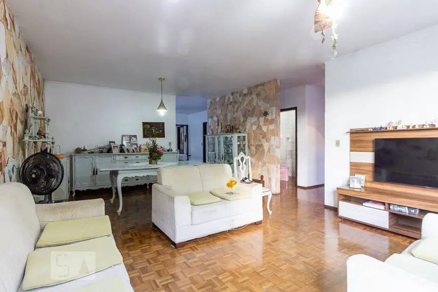 Foto 2 de Casa com 7 Quartos para alugar, 350m² em Chácara das Pedras, Porto Alegre