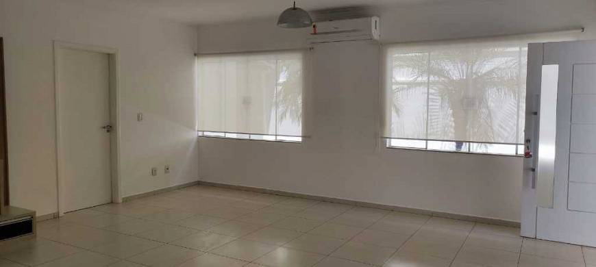 Foto 2 de Casa de Condomínio com 3 Quartos para alugar, 220m² em Residencial Damha, Araraquara