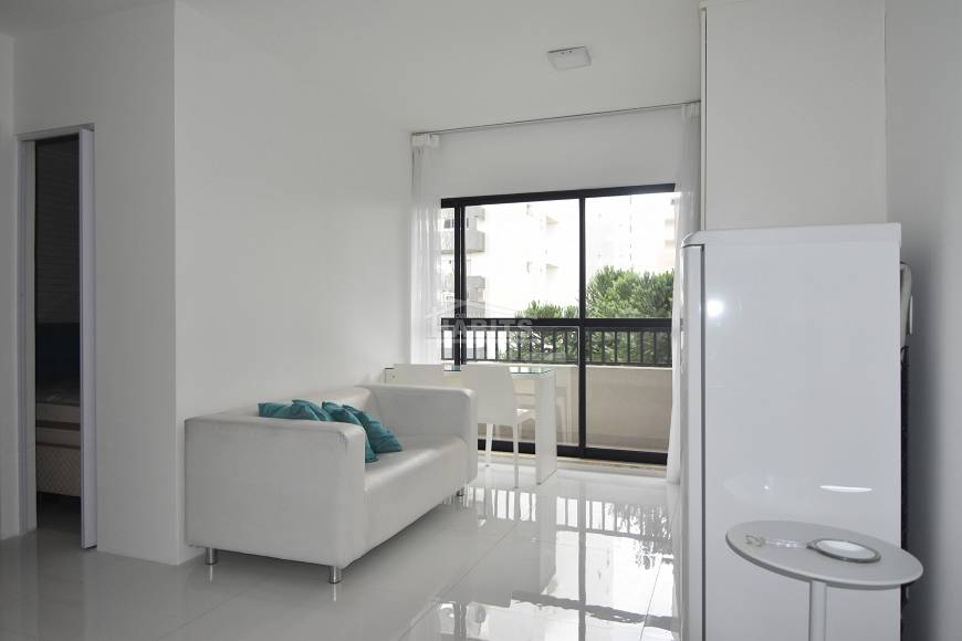 Foto 1 de Kitnet com 1 Quarto para alugar, 36m² em Centro, Curitiba