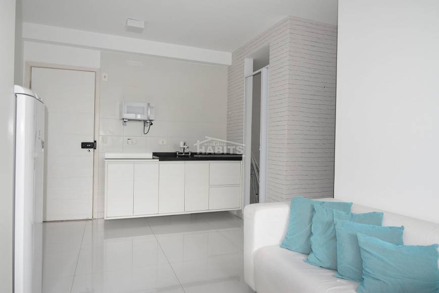 Foto 2 de Kitnet com 1 Quarto para alugar, 36m² em Centro, Curitiba