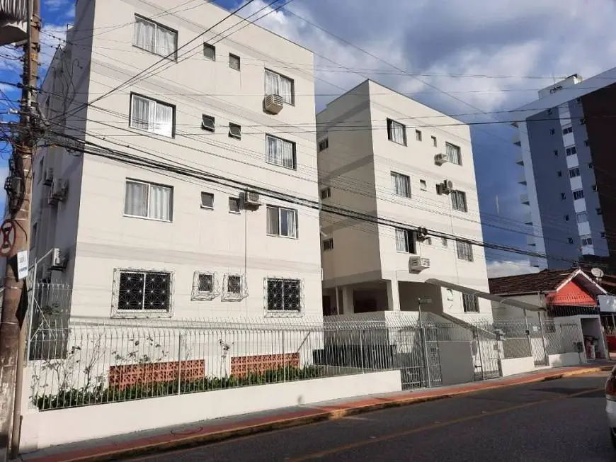 Foto 1 de Apartamento com 1 Quarto à venda, 45m² em Barreiros, São José