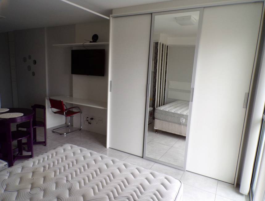 Foto 3 de Apartamento com 1 Quarto para alugar, 46m² em Centro, Curitiba