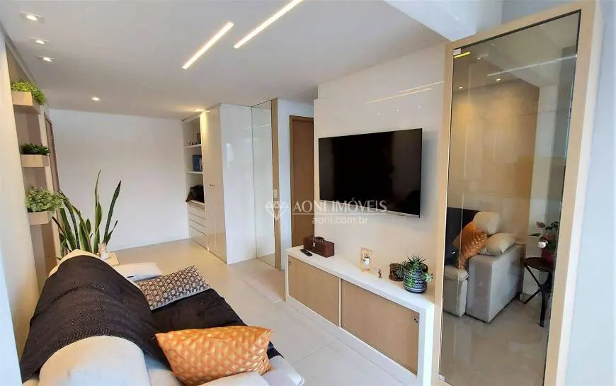 Foto 1 de Apartamento com 2 Quartos à venda, 52m² em Praia do Sua, Vitória