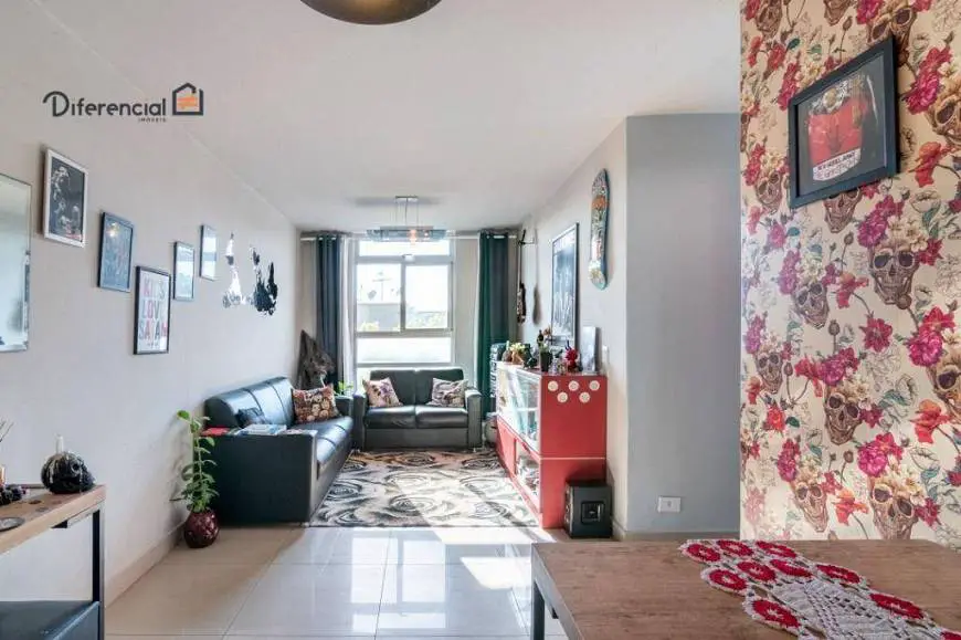 Foto 2 de Apartamento com 3 Quartos à venda, 74m² em Novo Mundo, Curitiba