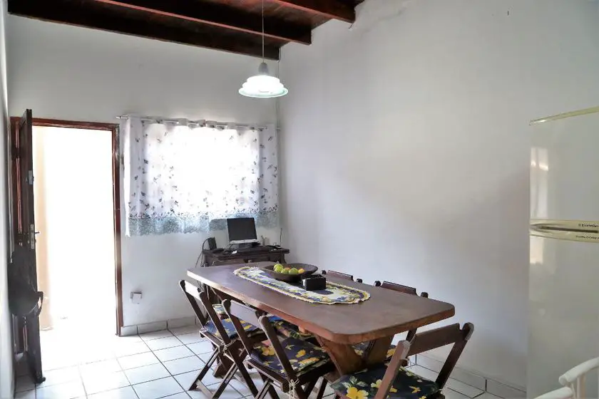 Foto 3 de Casa com 2 Quartos para alugar, 100m² em Maracanã, Praia Grande