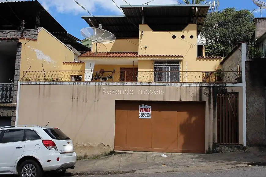 Foto 2 de Casa com 3 Quartos à venda, 182m² em Santa Catarina, Juiz de Fora