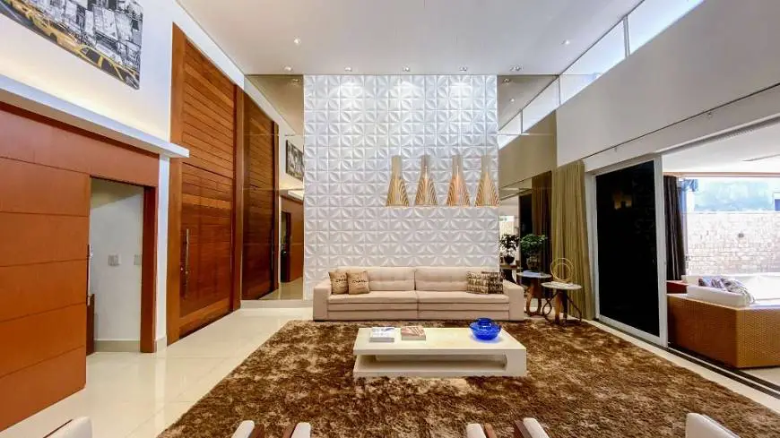 Foto 2 de Casa de Condomínio com 4 Quartos para venda ou aluguel, 336m² em Park Lozândes, Goiânia