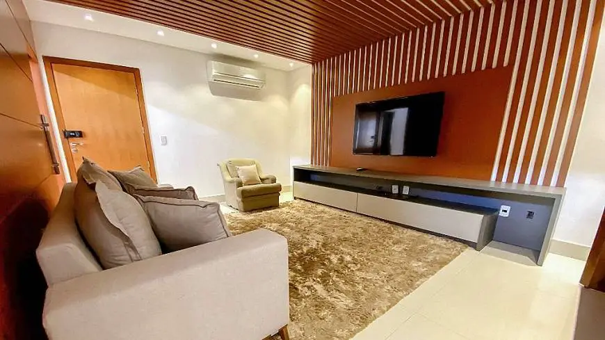 Foto 5 de Casa de Condomínio com 4 Quartos para venda ou aluguel, 336m² em Park Lozândes, Goiânia