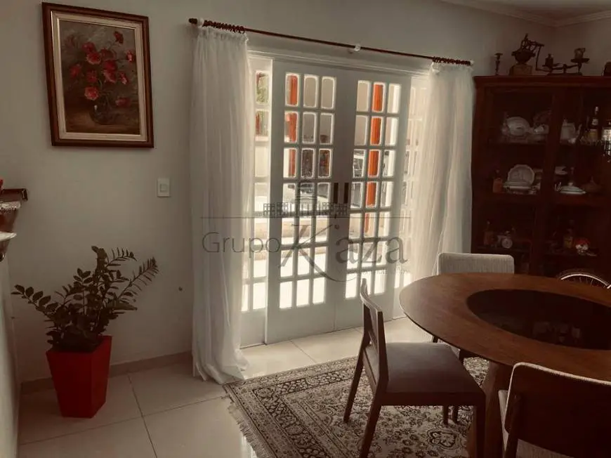 Foto 1 de Sobrado com 4 Quartos à venda, 359m² em Jardim das Colinas, São José dos Campos