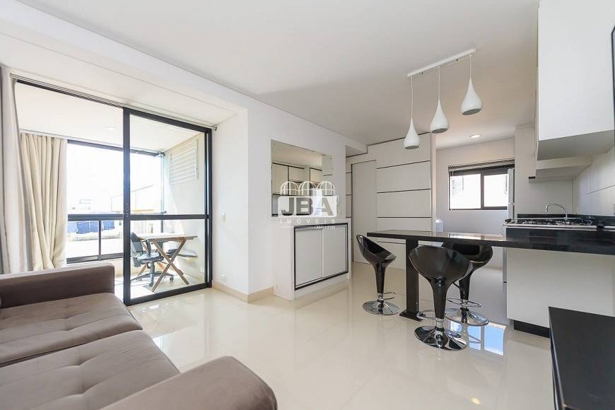 Foto 1 de Apartamento com 1 Quarto para alugar, 45m² em Vila Izabel, Curitiba