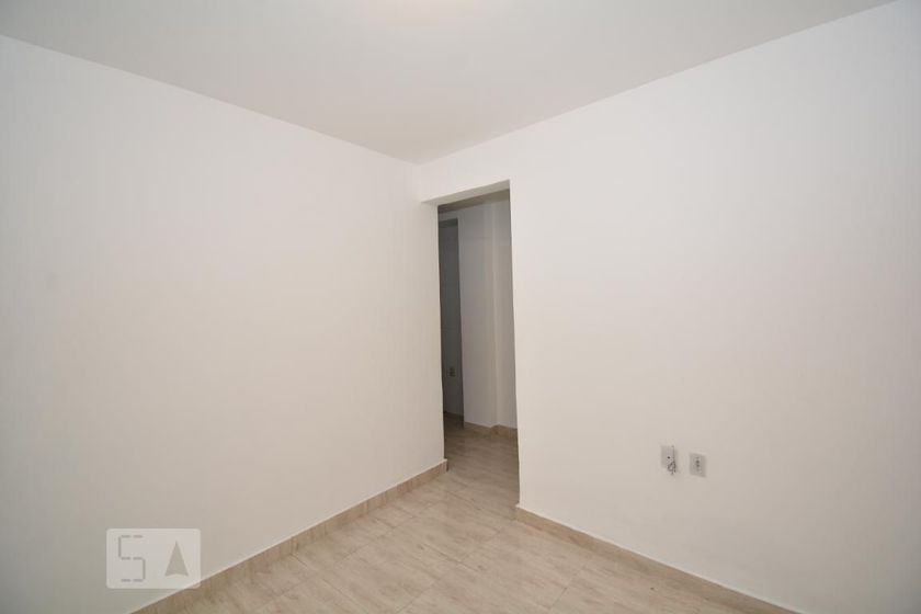 Foto 3 de Apartamento com 1 Quarto para alugar, 40m² em  Vila Valqueire, Rio de Janeiro