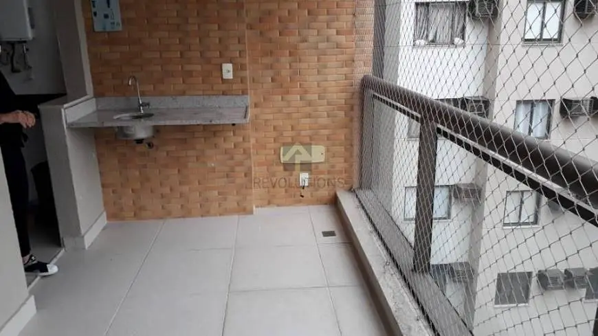 Foto 1 de Apartamento com 3 Quartos para alugar, 97m² em Recreio Dos Bandeirantes, Rio de Janeiro