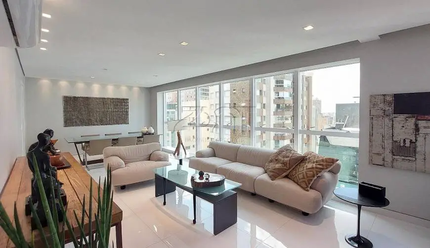 Foto 1 de Apartamento com 3 Quartos para alugar, 132m² em Santo Agostinho, Belo Horizonte