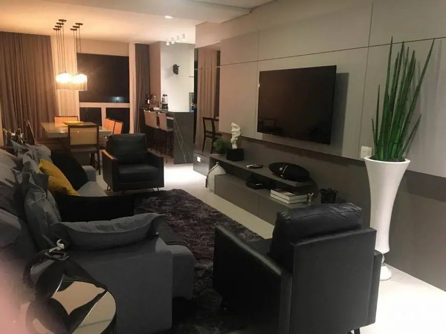 Foto 1 de Apartamento com 4 Quartos à venda, 143m² em Centro, Balneário Camboriú