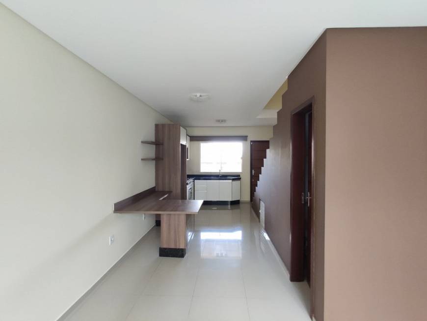 Foto 5 de Casa com 2 Quartos para alugar, 72m² em Costa E Silva, Joinville