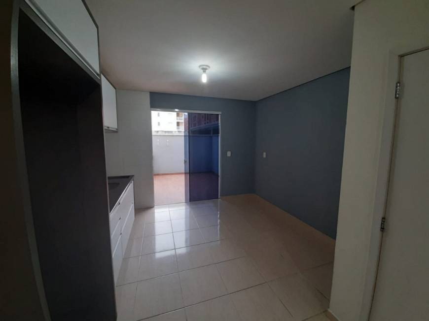 Foto 3 de Casa com 2 Quartos para alugar, 58m² em São Marcos, Joinville