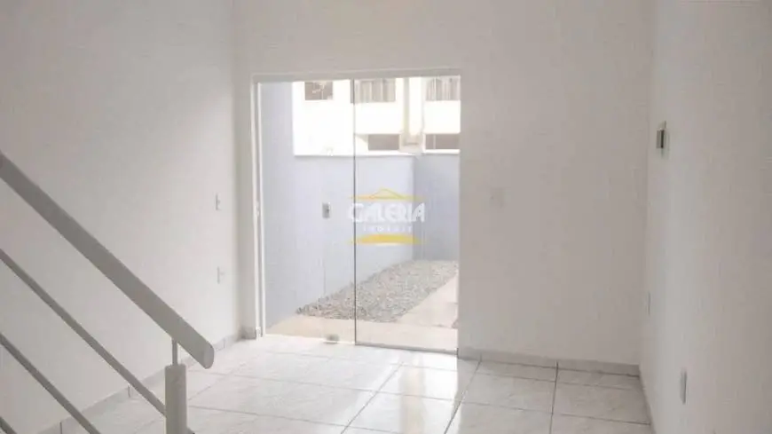 Foto 3 de Casa com 2 Quartos para alugar, 60m² em Vila Nova, Joinville