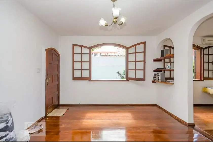 Foto 3 de Casa com 3 Quartos para alugar, 331m² em Nova Suíssa, Belo Horizonte