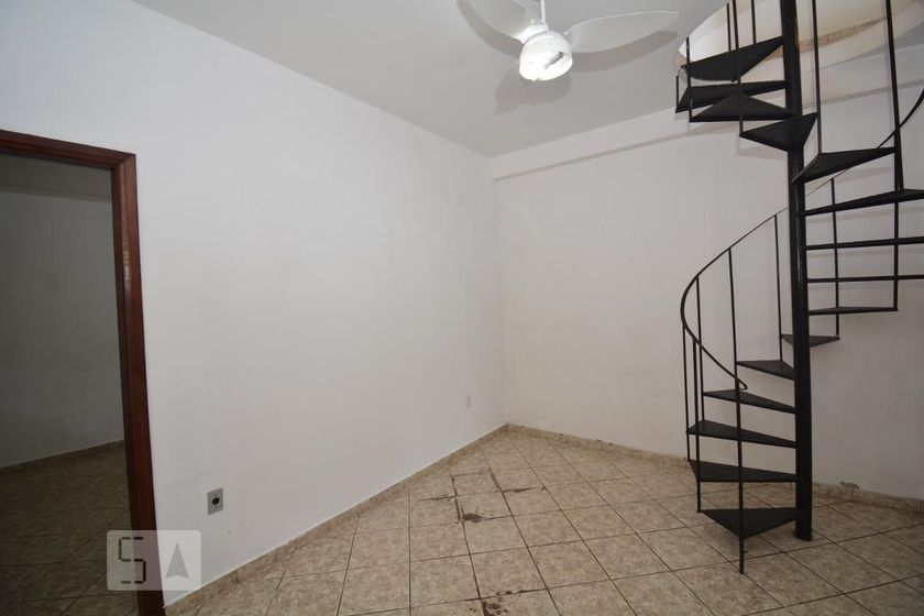 Foto 2 de Casa com 3 Quartos para alugar, 80m² em Quintino Bocaiúva, Rio de Janeiro