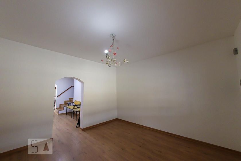 Foto 4 de Casa com 3 Quartos para alugar, 240m² em Vila Rosalia, Guarulhos