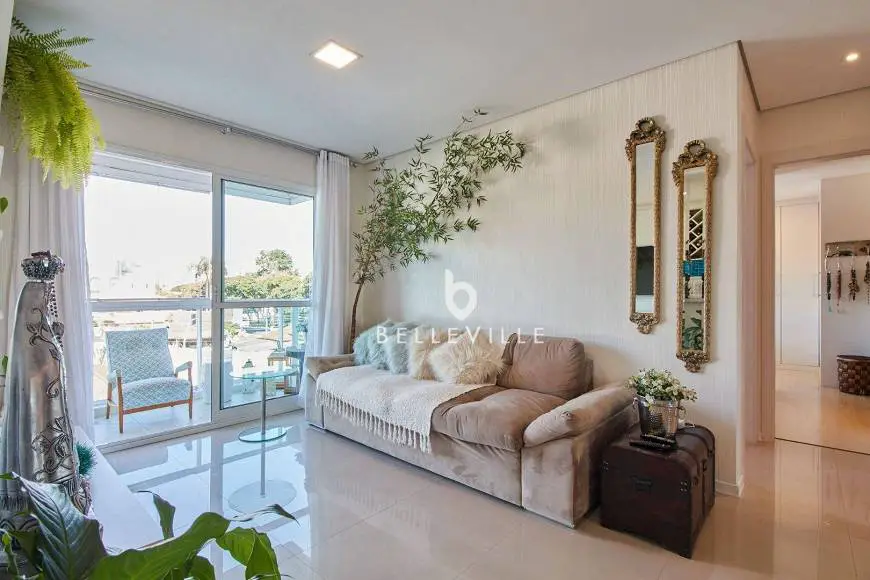Foto 1 de Apartamento com 2 Quartos à venda, 75m² em Água Verde, Curitiba