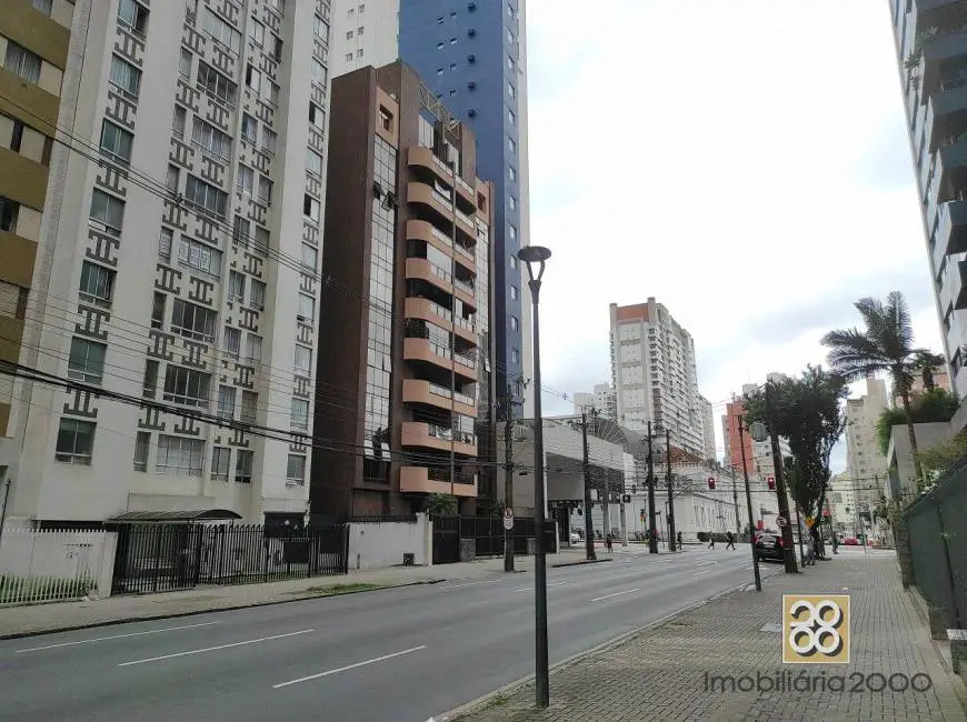 Foto 1 de Apartamento com 2 Quartos para alugar, 57m² em Centro, Curitiba
