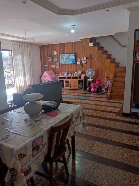 Foto 1 de Casa com 2 Quartos à venda, 138m² em Cascata Guarani, Teresópolis