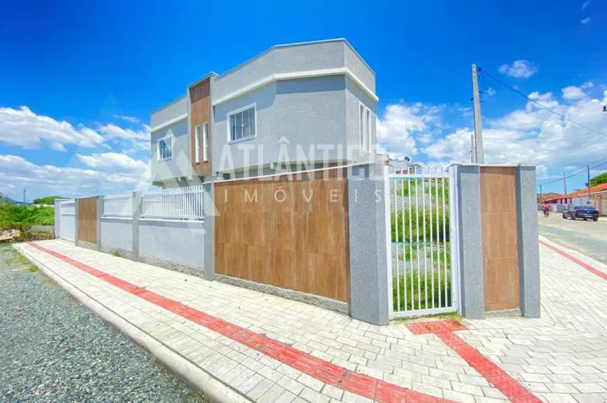 Foto 1 de Casa com 2 Quartos à venda, 74m² em Meia Praia, Navegantes
