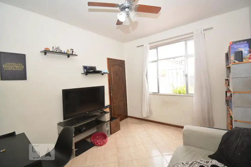 Foto 1 de Casa com 2 Quartos para alugar, 70m² em  Vila Valqueire, Rio de Janeiro