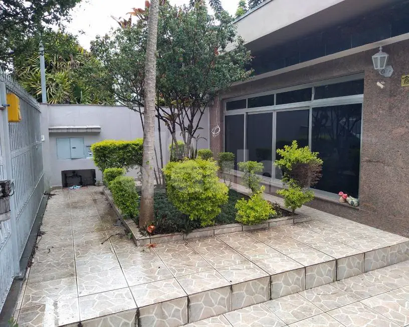 Foto 1 de Casa com 3 Quartos para alugar, 226m² em Vila Bastos, Santo André