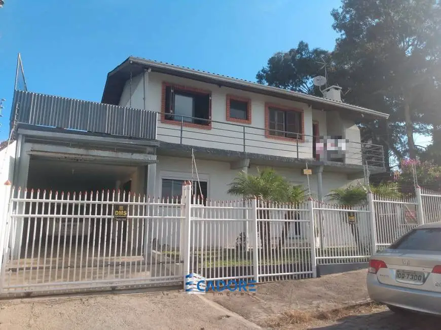 Foto 2 de Casa com 4 Quartos para venda ou aluguel, 200m² em Cidade Nova, Caxias do Sul