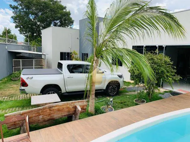 Foto 1 de Casa com 4 Quartos à venda, 225m² em Jardim Comodoro, Cuiabá