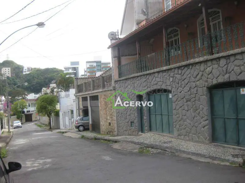 Foto 2 de Casa com 5 Quartos à venda, 250m² em Bom Pastor, Juiz de Fora