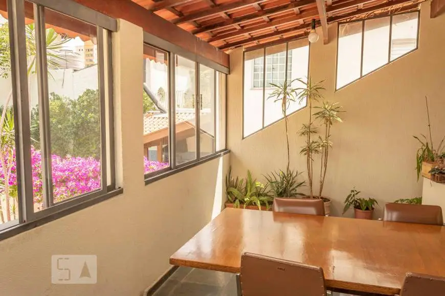 Foto 5 de Casa com 5 Quartos para alugar, 327m² em Santana, São Paulo