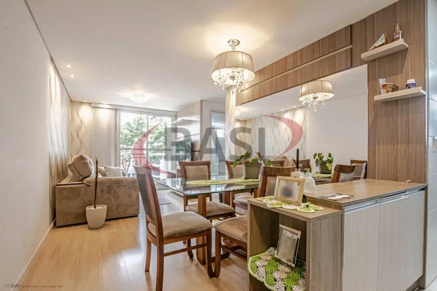 Foto 1 de Apartamento com 2 Quartos à venda, 55m² em Capão Raso, Curitiba