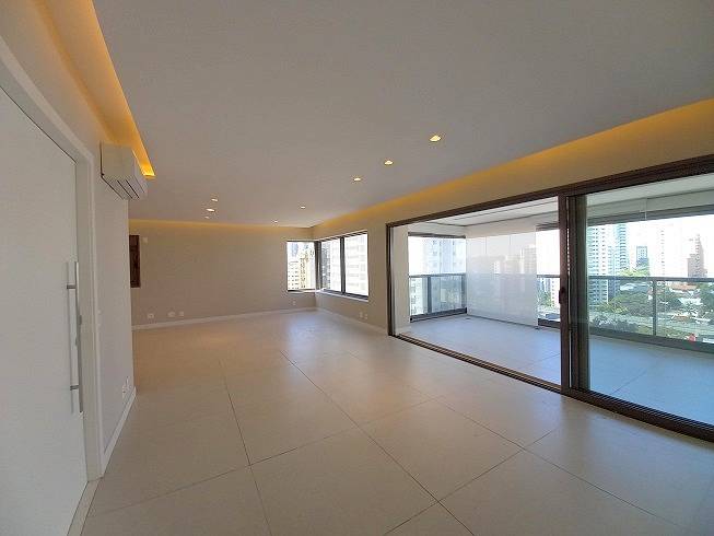 Foto 1 de Apartamento com 3 Quartos para alugar, 192m² em Campo Belo, São Paulo