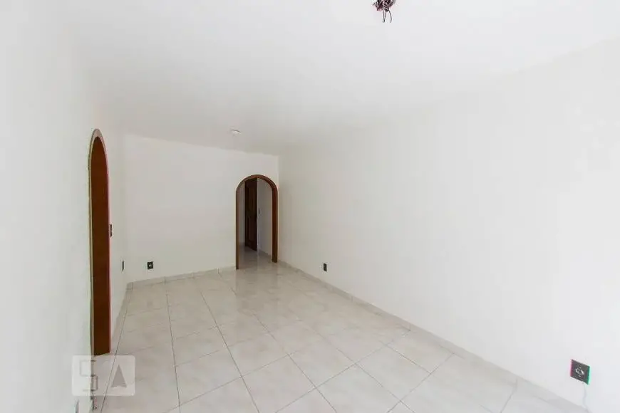 Foto 2 de Apartamento com 3 Quartos para alugar, 80m² em Cristal, Porto Alegre