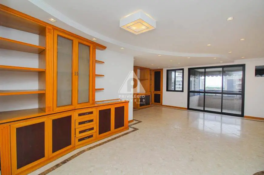 Foto 1 de Apartamento com 4 Quartos à venda, 131m² em Barra da Tijuca, Rio de Janeiro