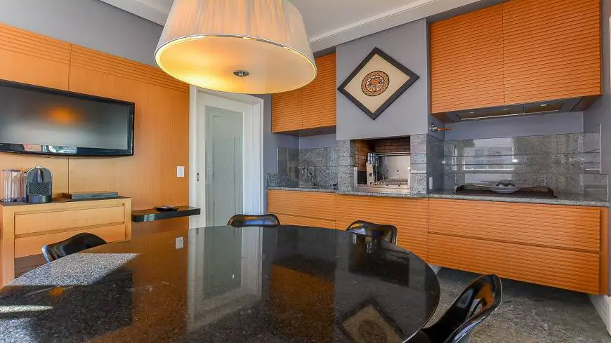 Foto 5 de Apartamento com 4 Quartos à venda, 358m² em Cabral, Curitiba
