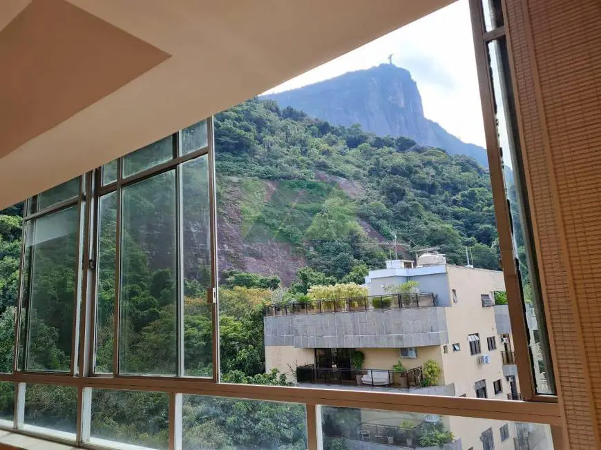 Foto 2 de Apartamento com 4 Quartos à venda, 222m² em Jardim Botânico, Rio de Janeiro
