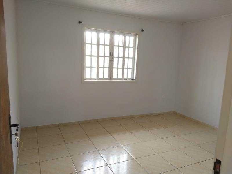 Foto 4 de Casa com 2 Quartos para alugar, 85m² em Neves, Ponta Grossa