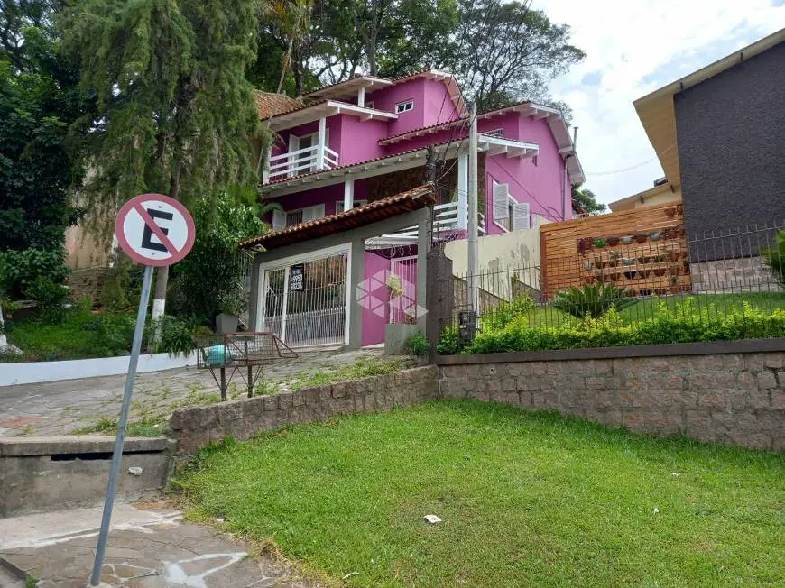 Foto 1 de Casa com 3 Quartos à venda, 300m² em Nonoai, Porto Alegre