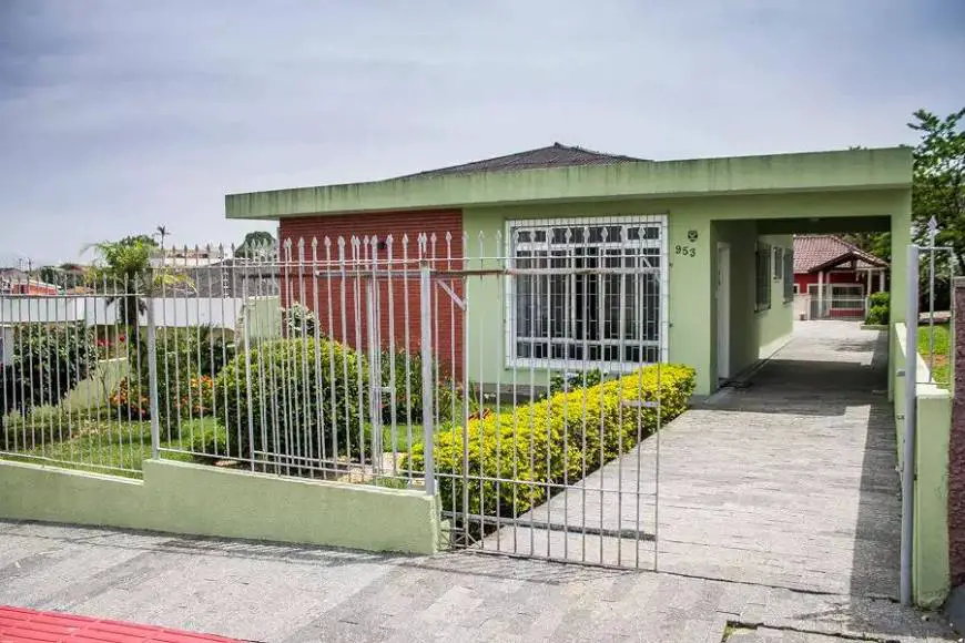 Foto 1 de Casa com 6 Quartos à venda, 253m² em Coloninha, Florianópolis
