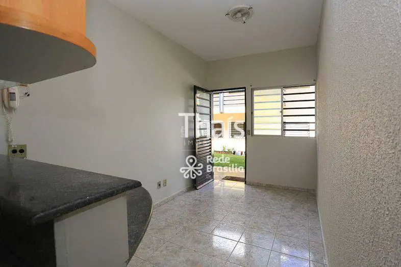 Foto 1 de Apartamento com 1 Quarto para alugar, 35m² em Quadras Econômicas Lúcio Costa, Guará