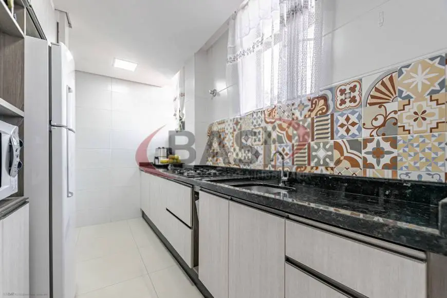 Foto 2 de Apartamento com 3 Quartos à venda, 67m² em Cristo Rei, Curitiba