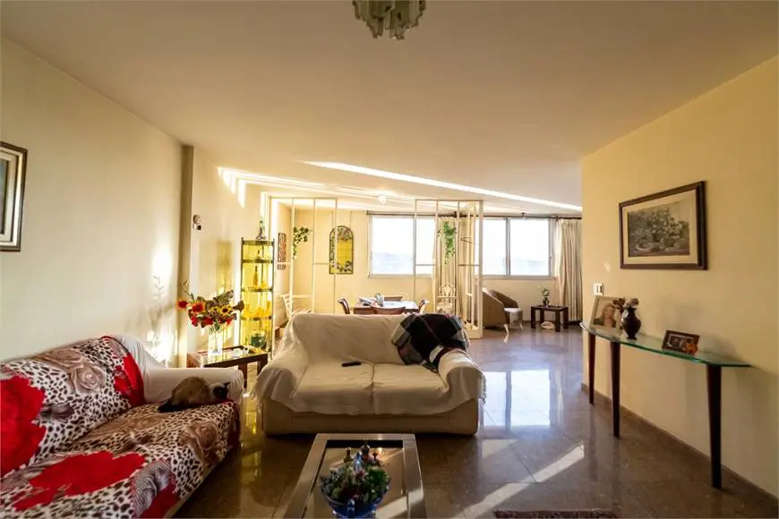 Foto 1 de Apartamento com 3 Quartos para alugar, 210m² em Jardim Europa, São Paulo